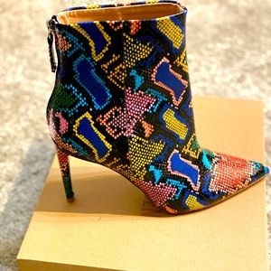 Chic Bootie